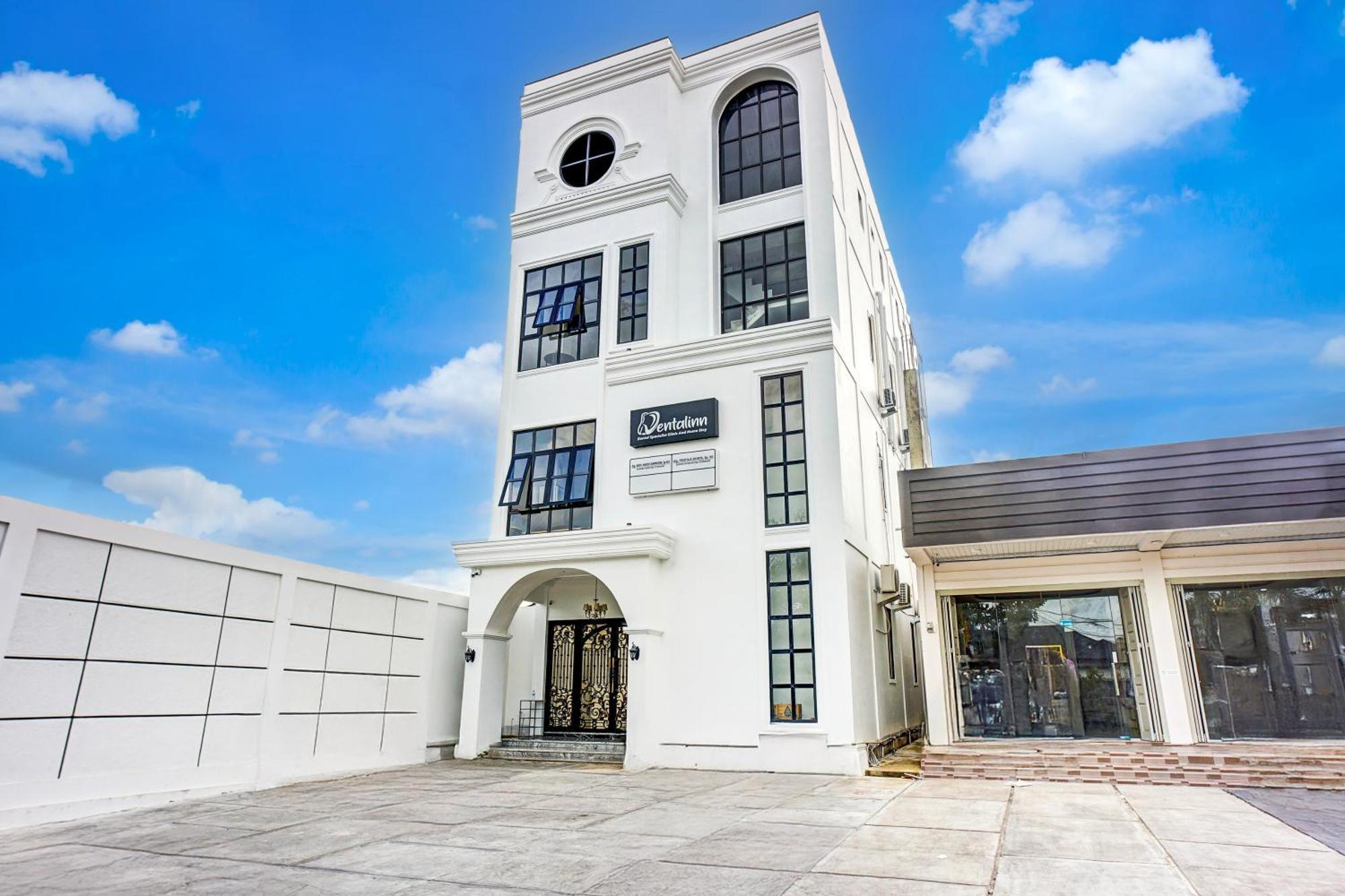 Capital O 94254 Dental Inn Banda Aceh Exterior photo